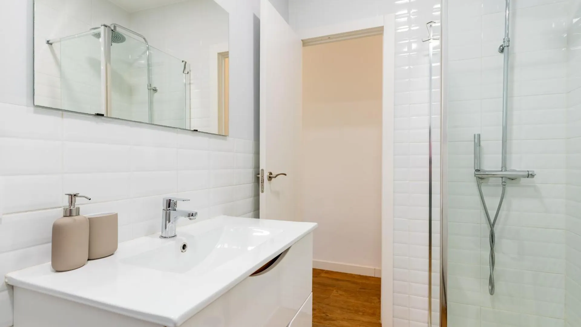 Confortable Apto. 3 Habitaciones Sevilla Apartamento